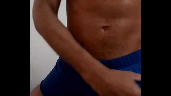 Dar aquela cheirada na cueca suada depois do treino é muito bom. Parte 2