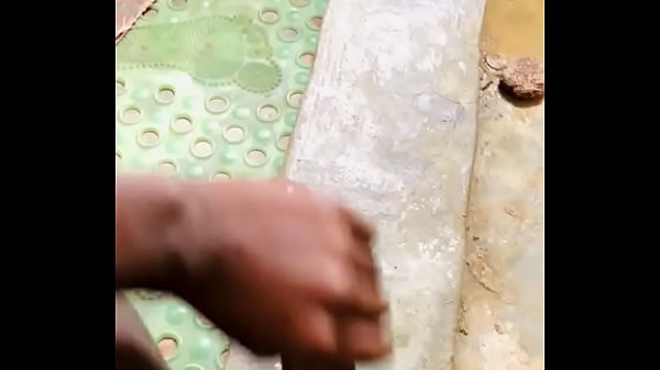 Mutombe21 seeking to fuck